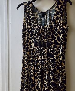 Leopard print with buttons